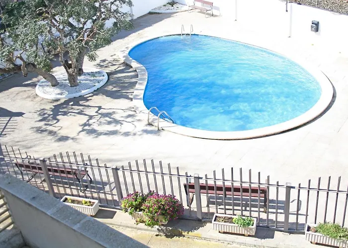 Sol Daurat Seafront Апартаменты *